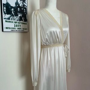 SOLD Vintage Peignoir
